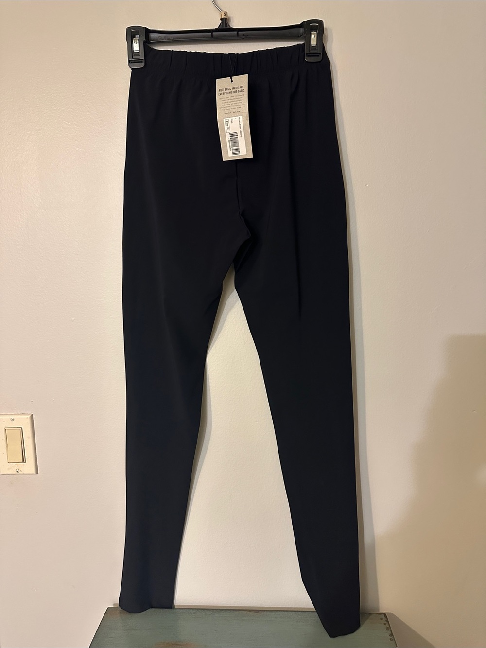 Ruti New Women's Black Elastic-Waist Leggings